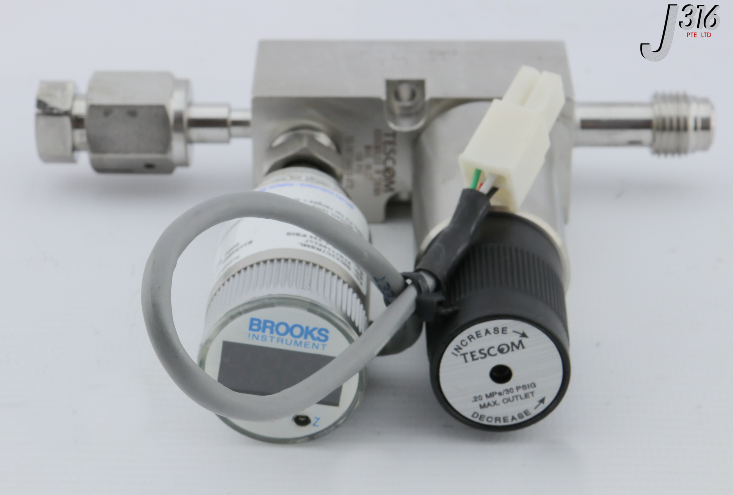 27231 TESCOM HIGH PURITY CTRLS REG 150PSI W/ GIDX2C7RSML 12